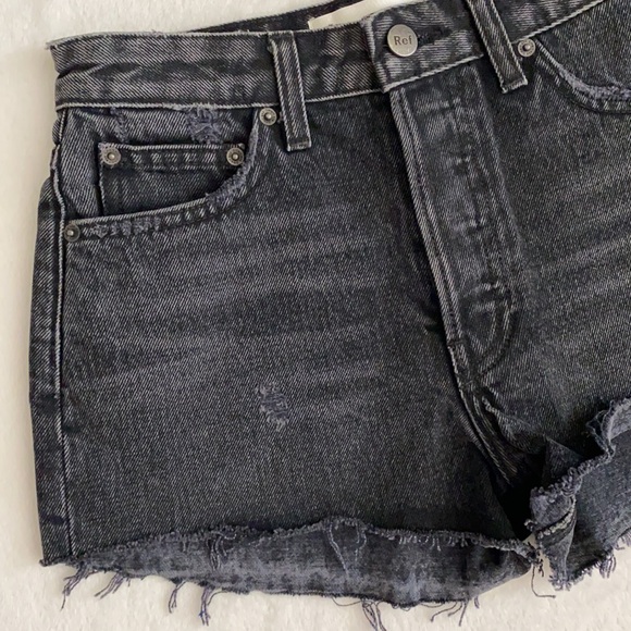 Reformation | High Rise Button Fly Raw Hem Denim Jean Shorts LY864 Black/Gray 24 - Picture 4 of 13